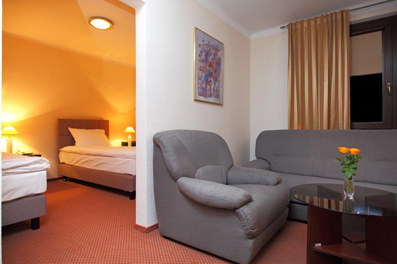אוסטרולקה Inter Hotel מראה חיצוני תמונה